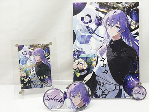 image | Vtuberグッズ買取専門店 Purple-haired anime character merchandise set: large poster, smaller print, and round badges featuring the same character.